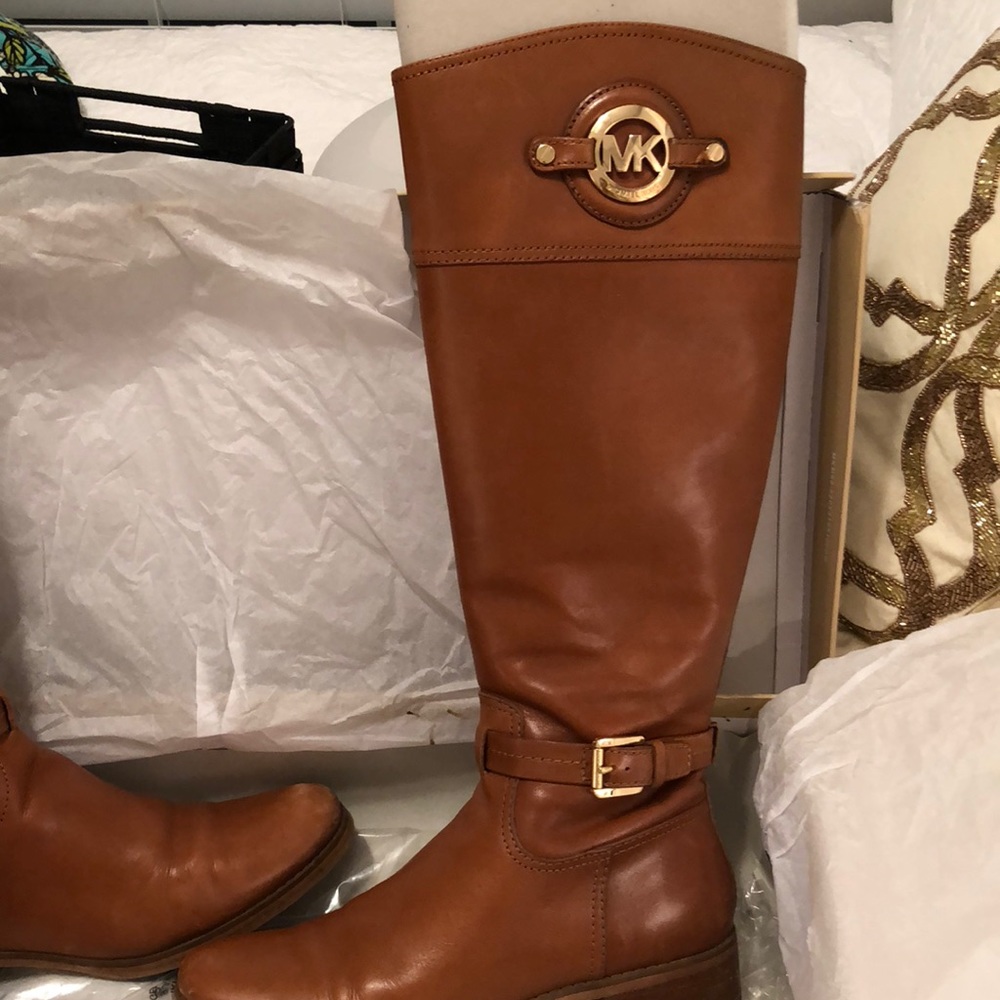 Michael Kors Stockard Boot - Picture 2 of 6